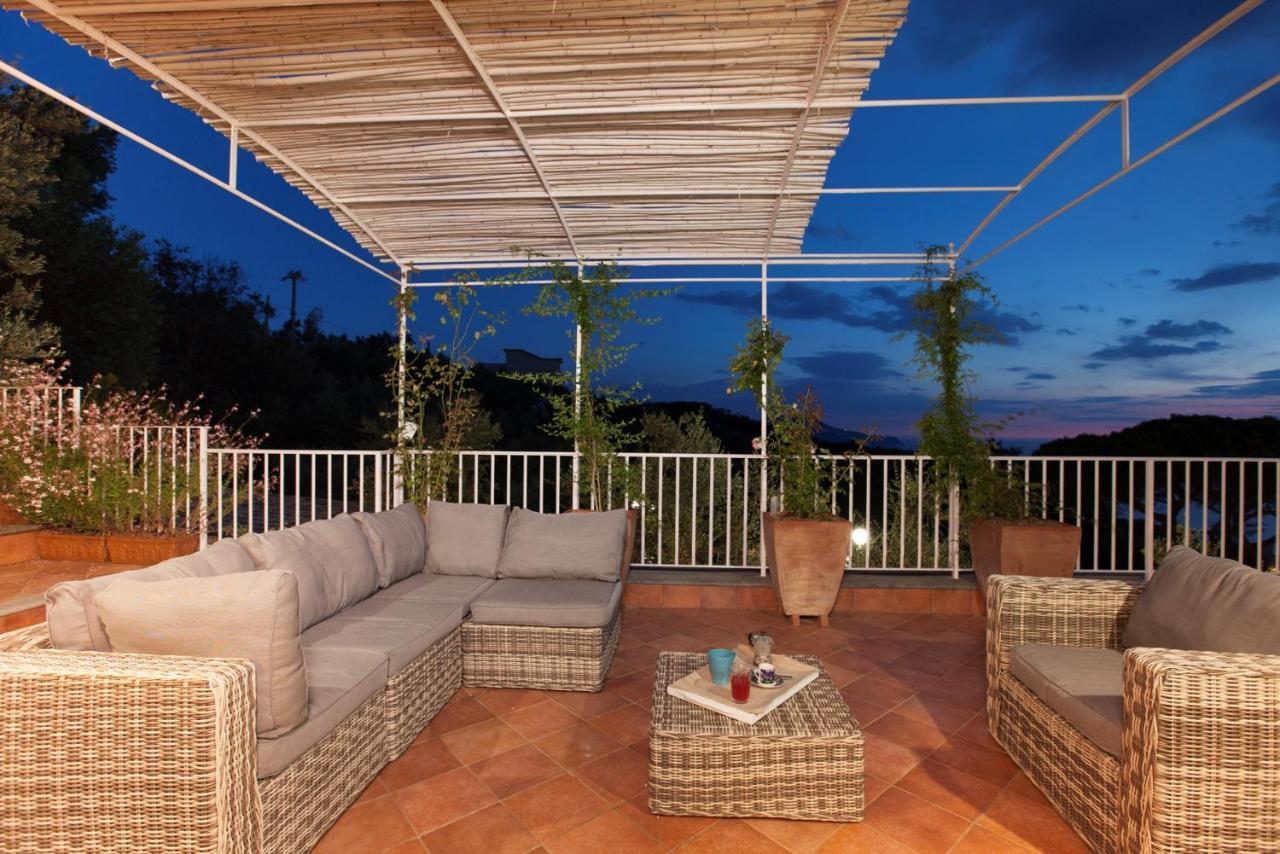 Villa Rusella With Terrace & Breathless Sea Views 马萨鲁布朗斯 外观 照片